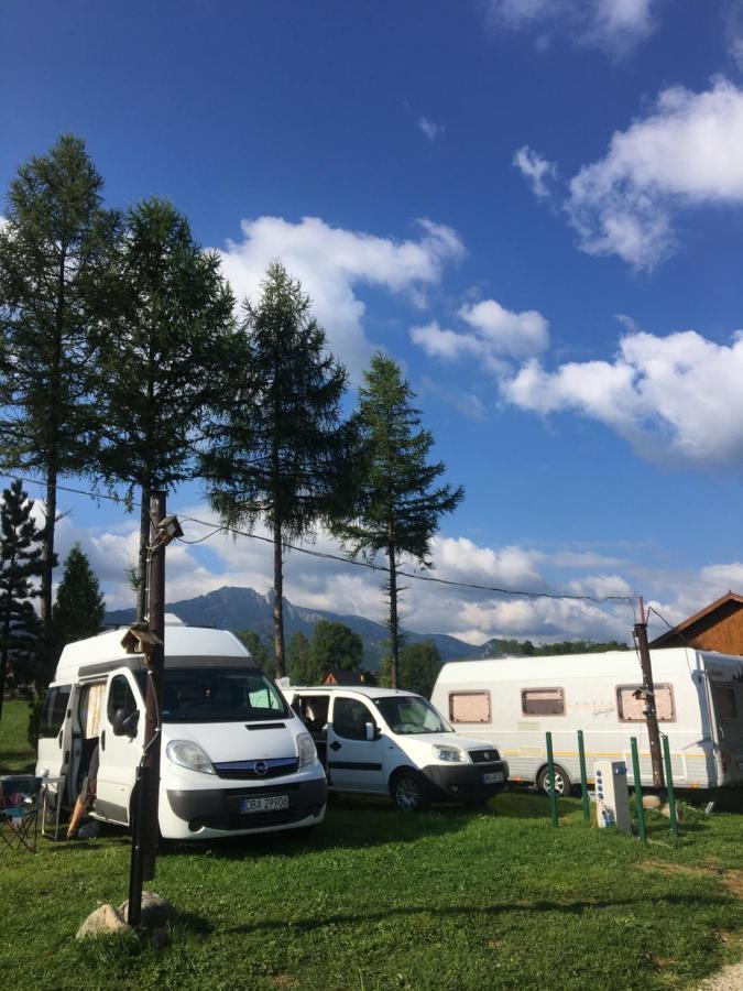 Skoczek Nie Dotyczy Noclegu W Pokoju ,w Namiocie Reczniki Woda Mineralna , Koldra Poduszki Lub Spiwory Campingplatz *