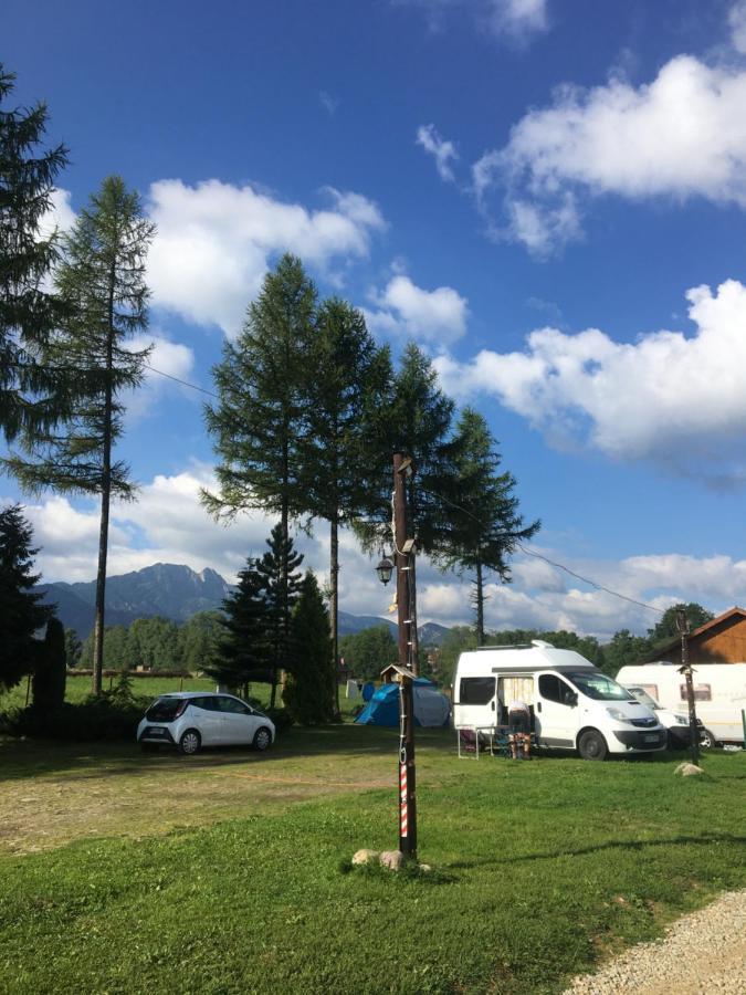 Skoczek Nie Dotyczy Noclegu W Pokoju ,w Namiocie Reczniki Woda Mineralna , Koldra Poduszki Lub Spiwory *